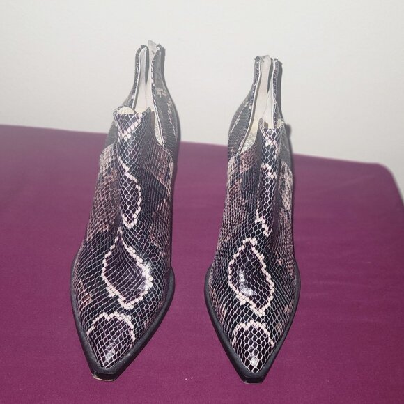 Vince Camuto Gigietta snakeskin print bootie Size 8 - Picture 1 of 9